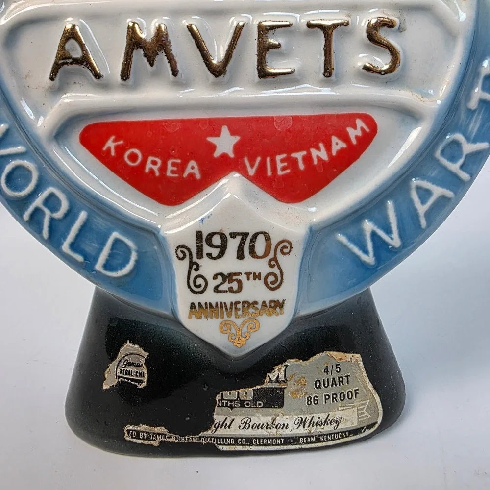 Vintage 1970 Jim Beam AMVETS 25th Anniversary Decanter Regal China Eagle Topper
